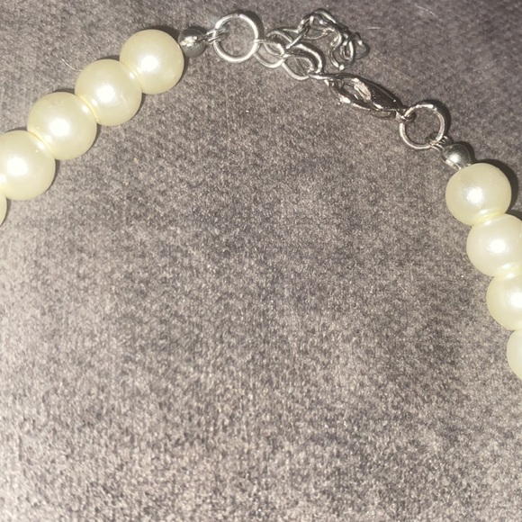 Beautiful faux pearl and rhinestone choker - Picture 3 of 4